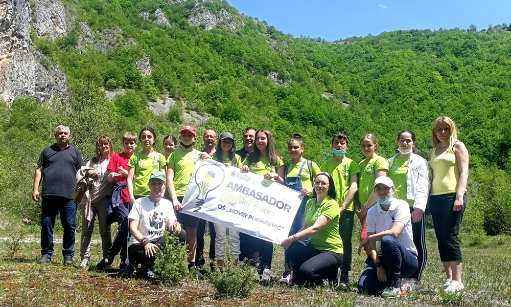 Млади еколози из Акмачића са представницима WWF Adria