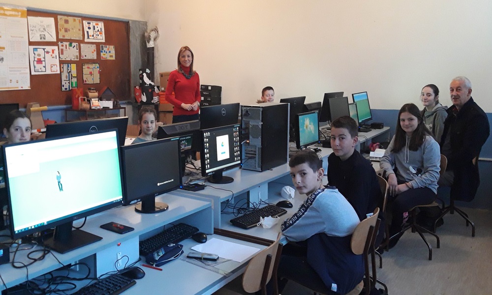 Кабинет информатике у основној школи  у Радоињи