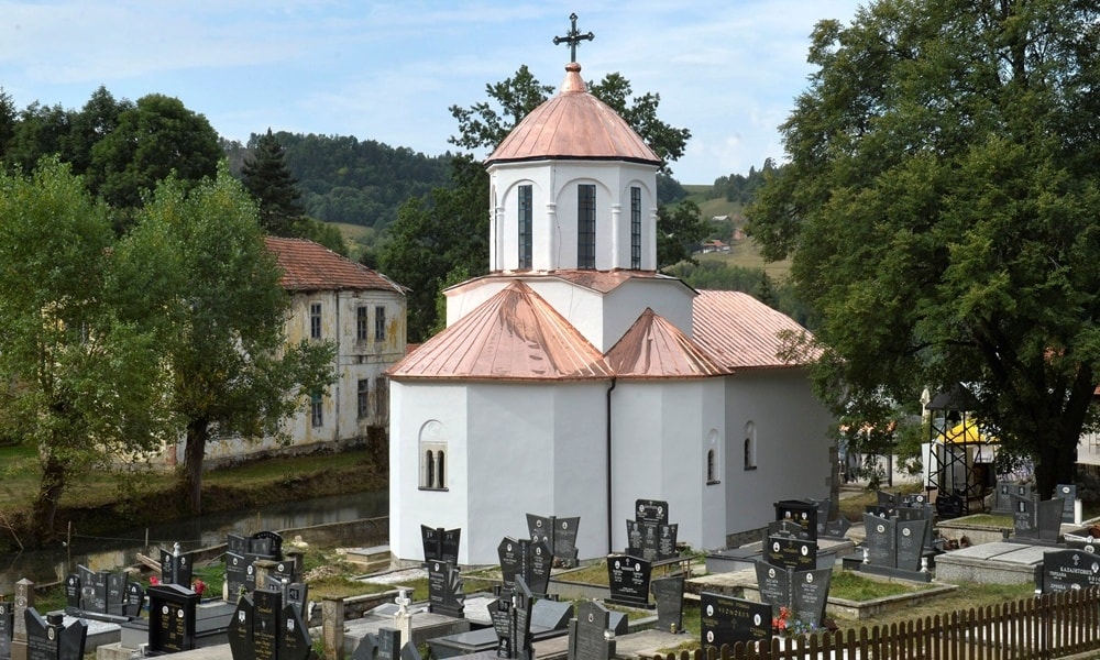 Обнова и даље траје: Црква у зесеоку Врело (Фото: Р. Прелић)