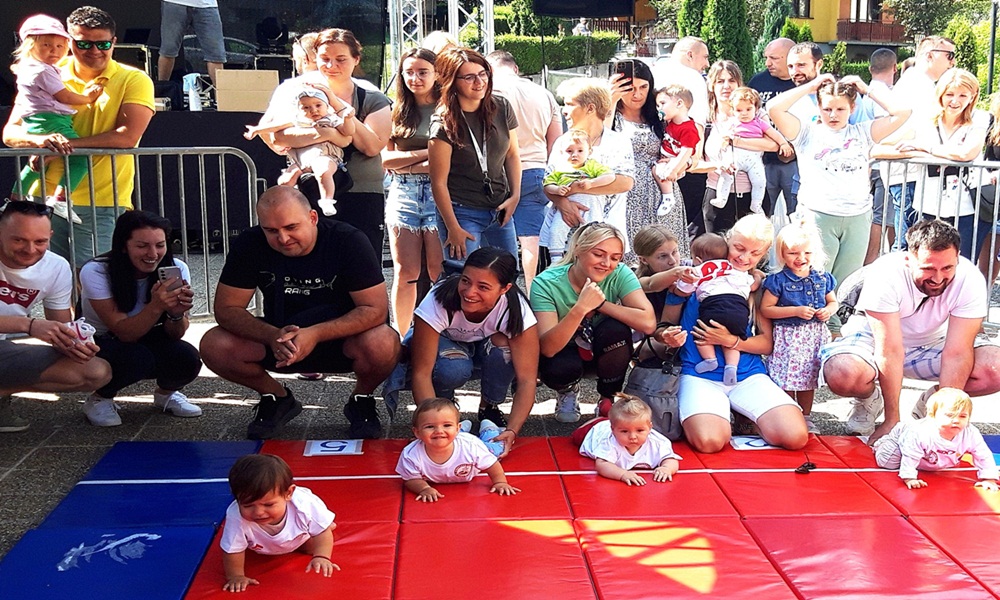 Прошле године свега 53 новорођенчади-Пузијада на градском тргу (Фото: Р. Поповић)