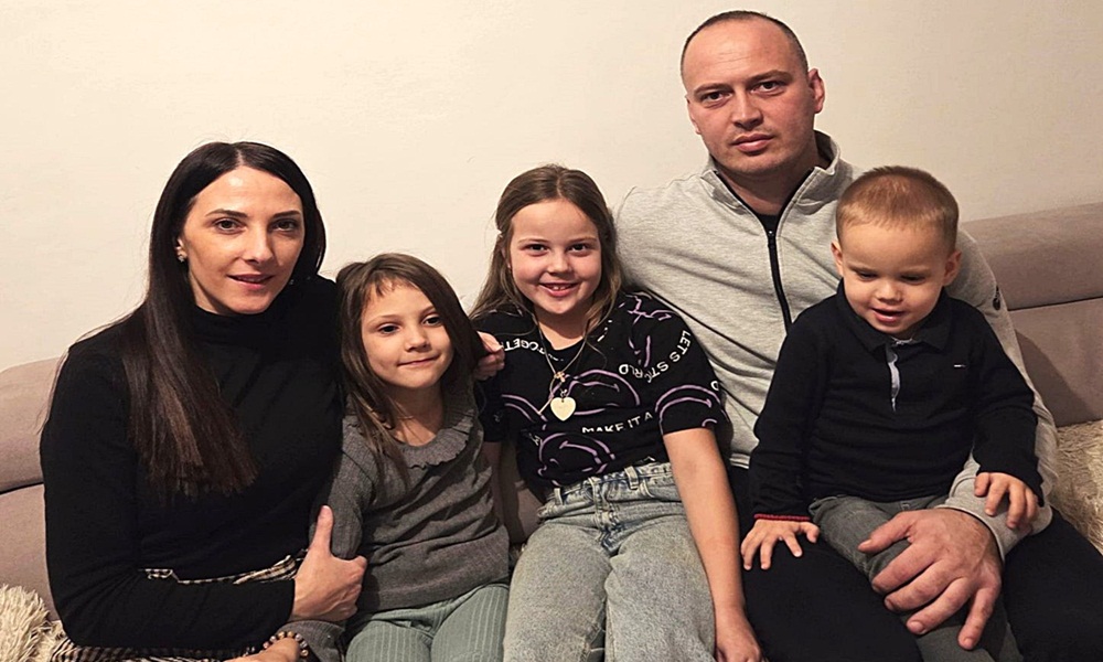 Уче их правим вредностима-Сузана и Марко са децом