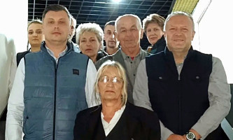 Лидер странке Самир Тандир (први с лева) са кандидатима за одборнике