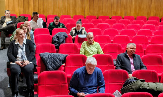 Одборници ГГ Опсатнак (у првим редовима) и њихове колеге из опозиције