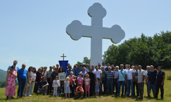Код шест метара високог крста у Соколови (Фотоси: Ж. Дулановић)