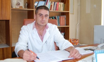 Тренутно инфицирано и осам здравствених радника : Др Бранко Поповић