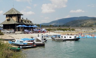 Стециште бројних туриста: Златарско језеро