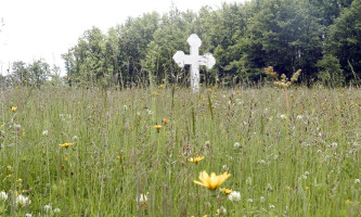 Велики метални крст  на Колашинском брду у Соколови (Фото: Жељко Дулановић)