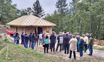 Налагање бадњака је у 12 часова-црква у Варкашевини (Фото: Ж. Дулановић)